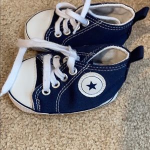 Baby navy converse